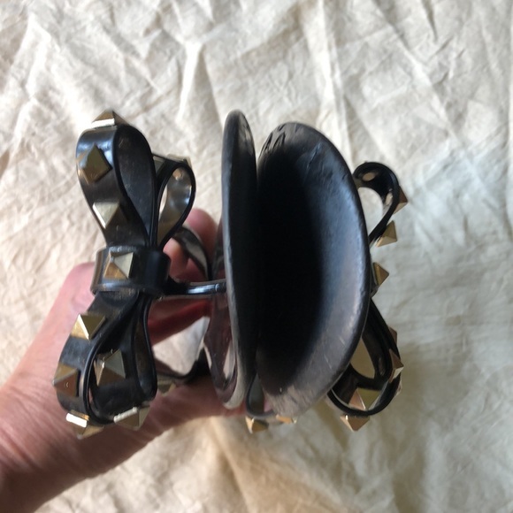 Valentino Garavani Rockstud Sandals for parts as toe straps broken. - Picture 6 of 11